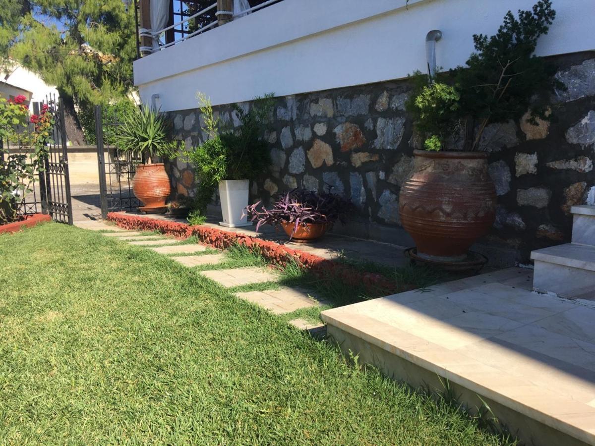 Beautiful Beach House เยราคินิ ภายนอก รูปภาพ